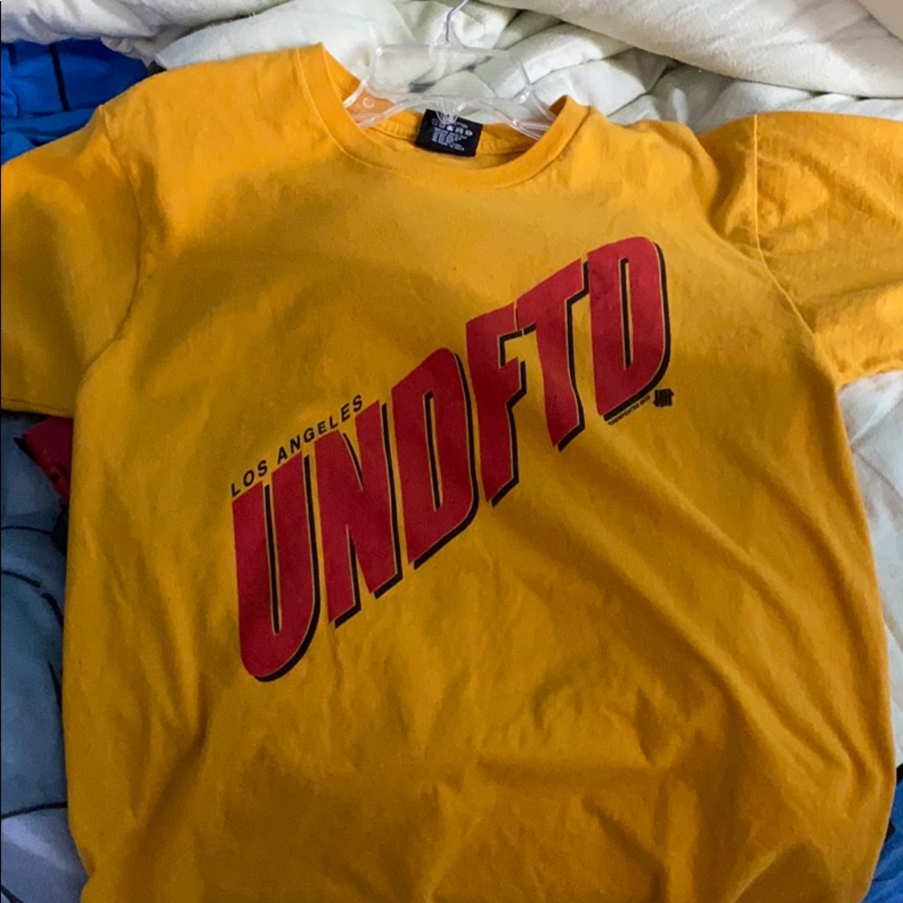 UNDEFEATED LA YELLOW T shirt